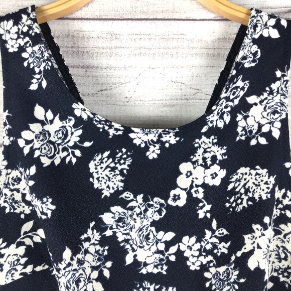 Lush Floral V Back Jumpsuit Romper Dress Shorts XS - Picture 2 of 10